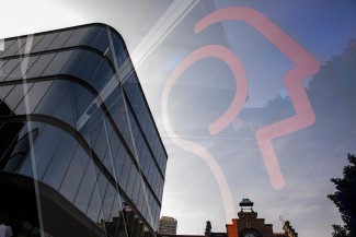 Paris Brain Institute logo reflected on the building